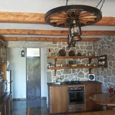 Сasa de vacaciones House Maslina